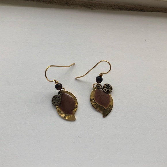 Abstract earrings - Picture 2 of 3